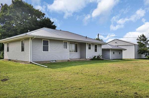 1.63 Acres of Residential Land with Home for Sale in Waterloo, Iowa