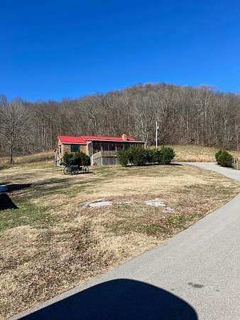 32.9 Acres of Land with Home for Sale in Lafayette, Tennessee