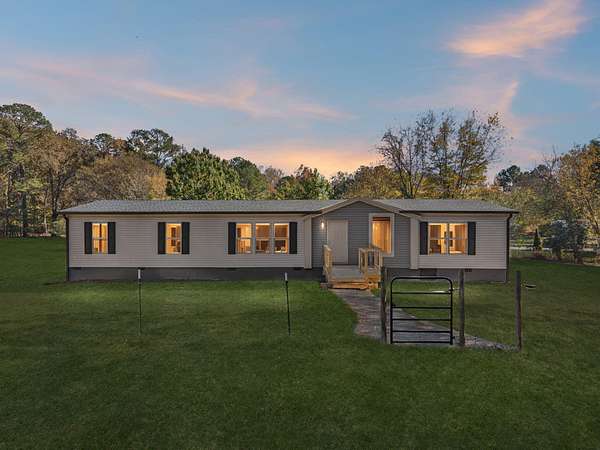 3.25 Acres of Residential Land with Home for Sale in Cleveland, Tennessee