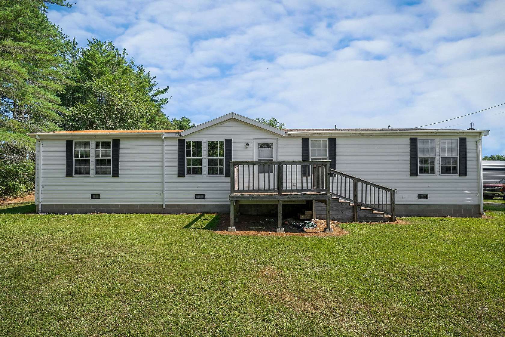 2 Acres of Residential Land with Home for Sale in McMinnville, Tennessee