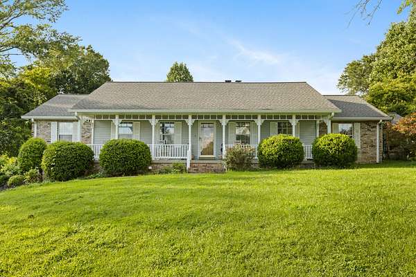 2.47 Acres of Residential Land with Home for Sale in Lebanon, Tennessee