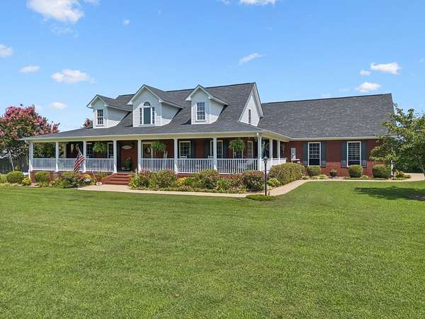 2.66 Acres of Residential Land with Home for Sale in Pulaski, Tennessee