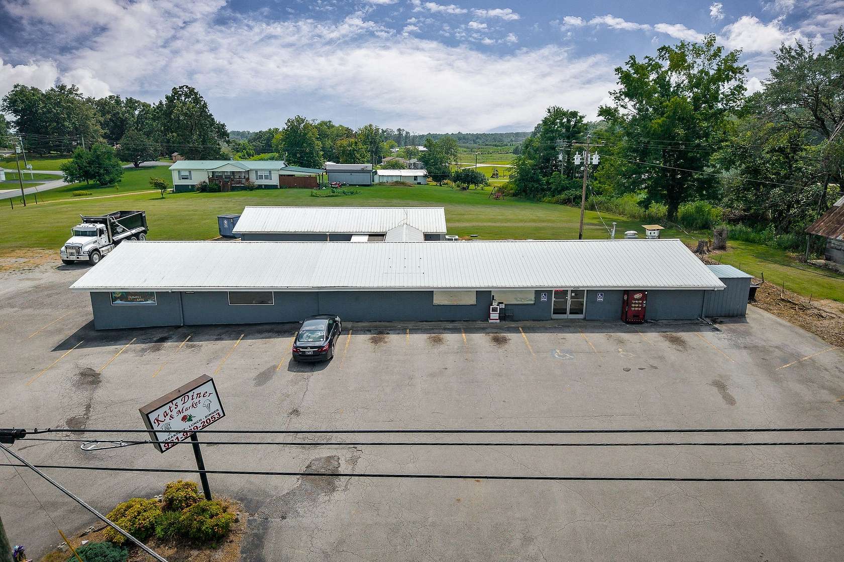 1.66 Acres of Improved Commercial Land for Sale in McMinnville, Tennessee