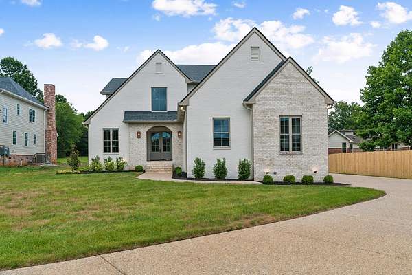 5 Acres of Residential Land with Home for Sale in Lebanon, Tennessee