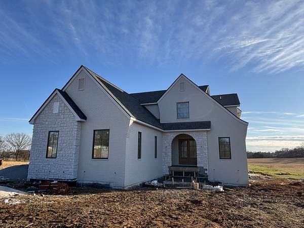 5 Acres of Residential Land with Home for Sale in Lebanon, Tennessee