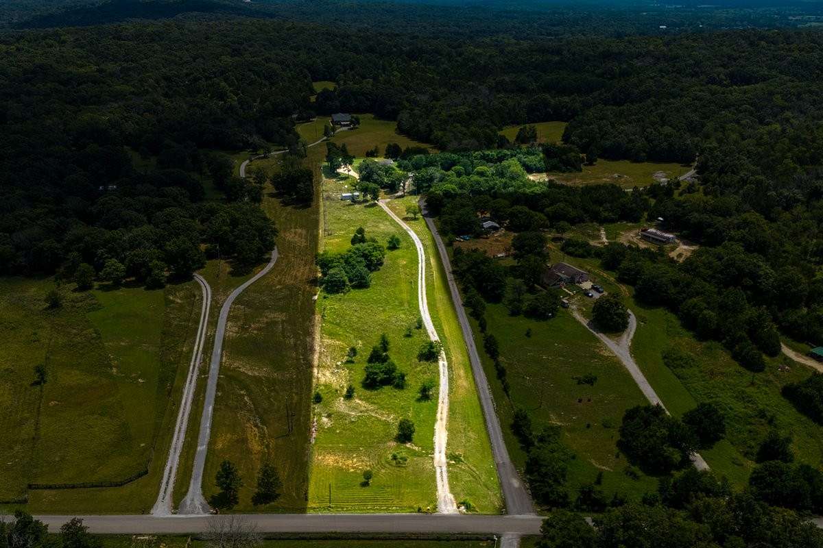 7.3 Acres of Land with Home for Sale in Lascassas, Tennessee