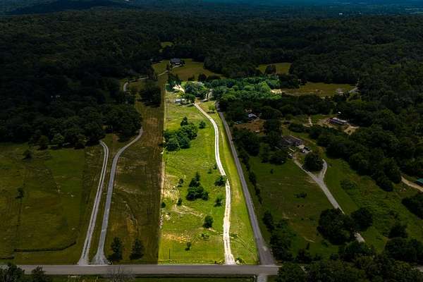 7.3 Acres of Land with Home for Sale in Lascassas, Tennessee