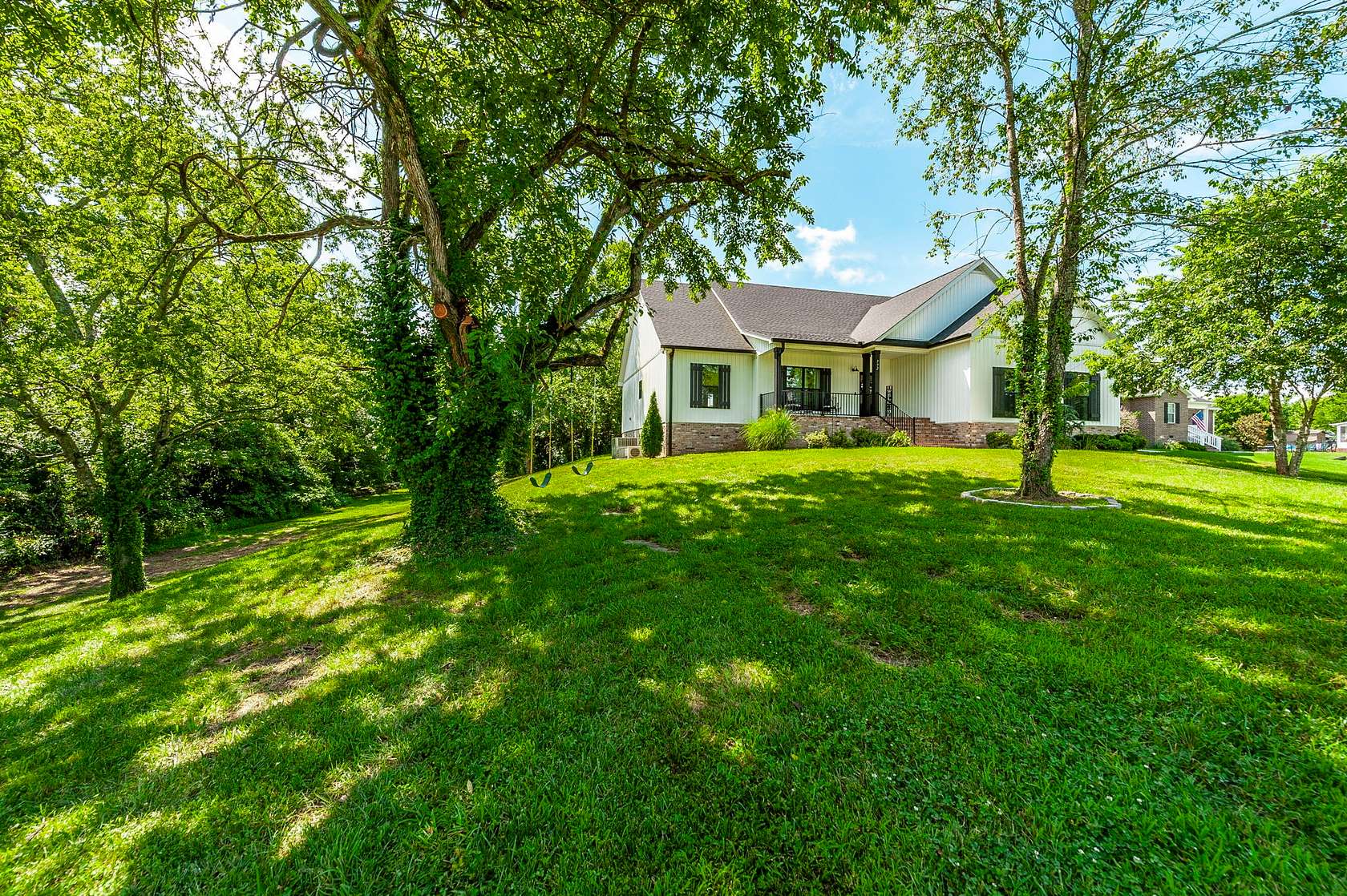 2.13 Acres of Residential Land with Home for Sale in Castalian Springs, Tennessee