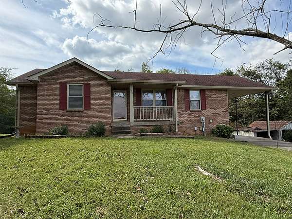 5 Acres of Residential Land with Home for Sale in Clarksville, Tennessee