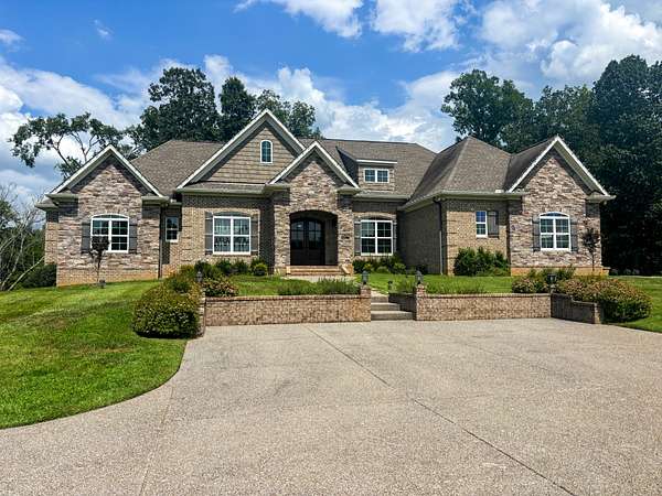 4 Acres of Residential Land with Home for Sale in Lewisburg, Tennessee