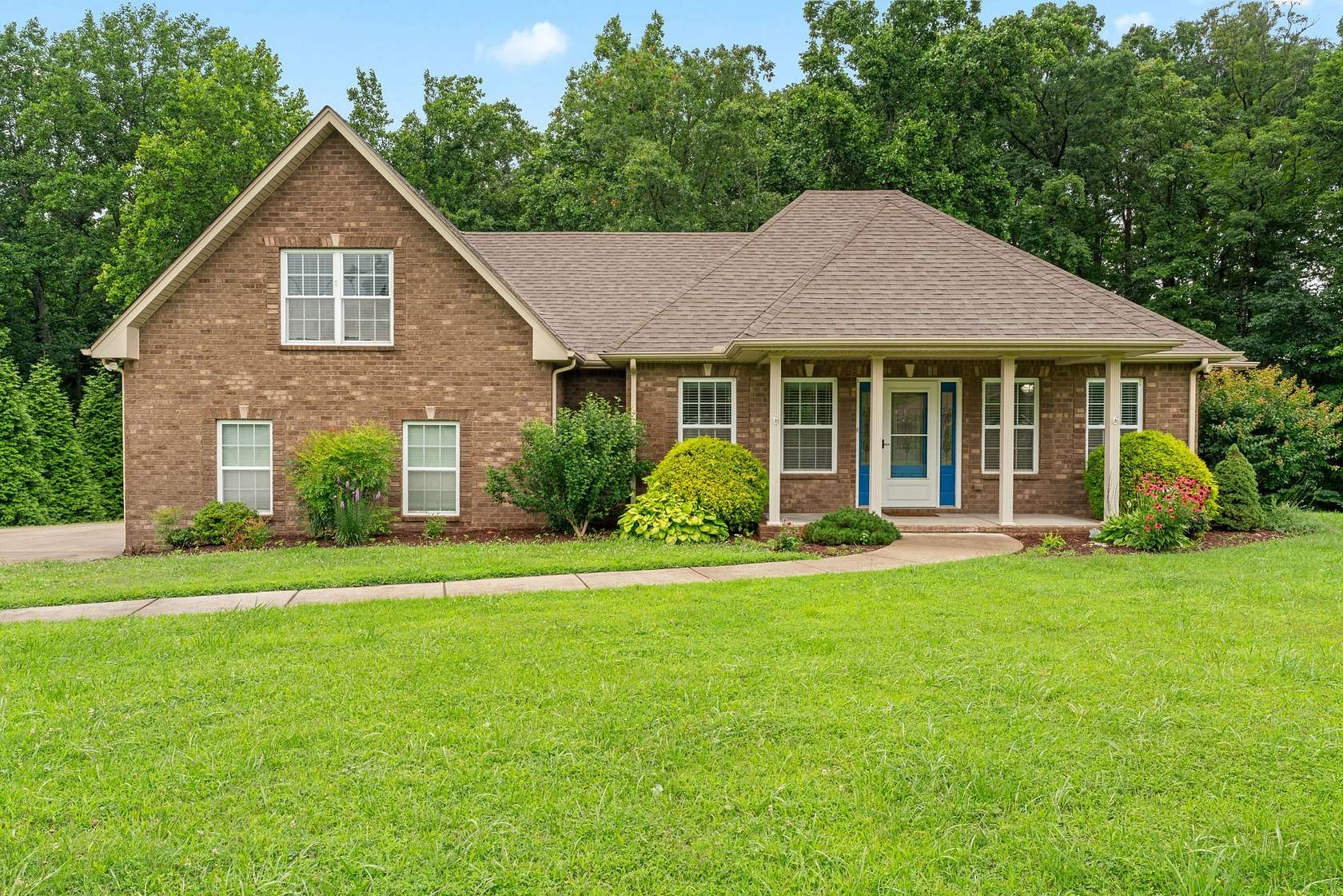 1.56 Acres of Residential Land with Home for Sale in Ashland City, Tennessee