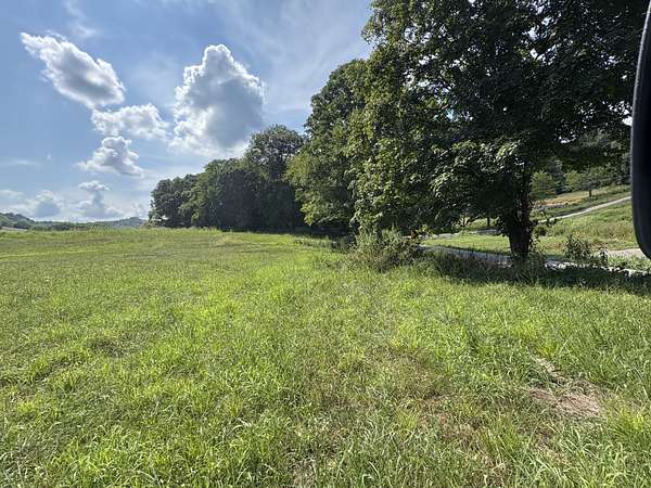 5 Acres of Residential Land for Sale in Carthage, Tennessee