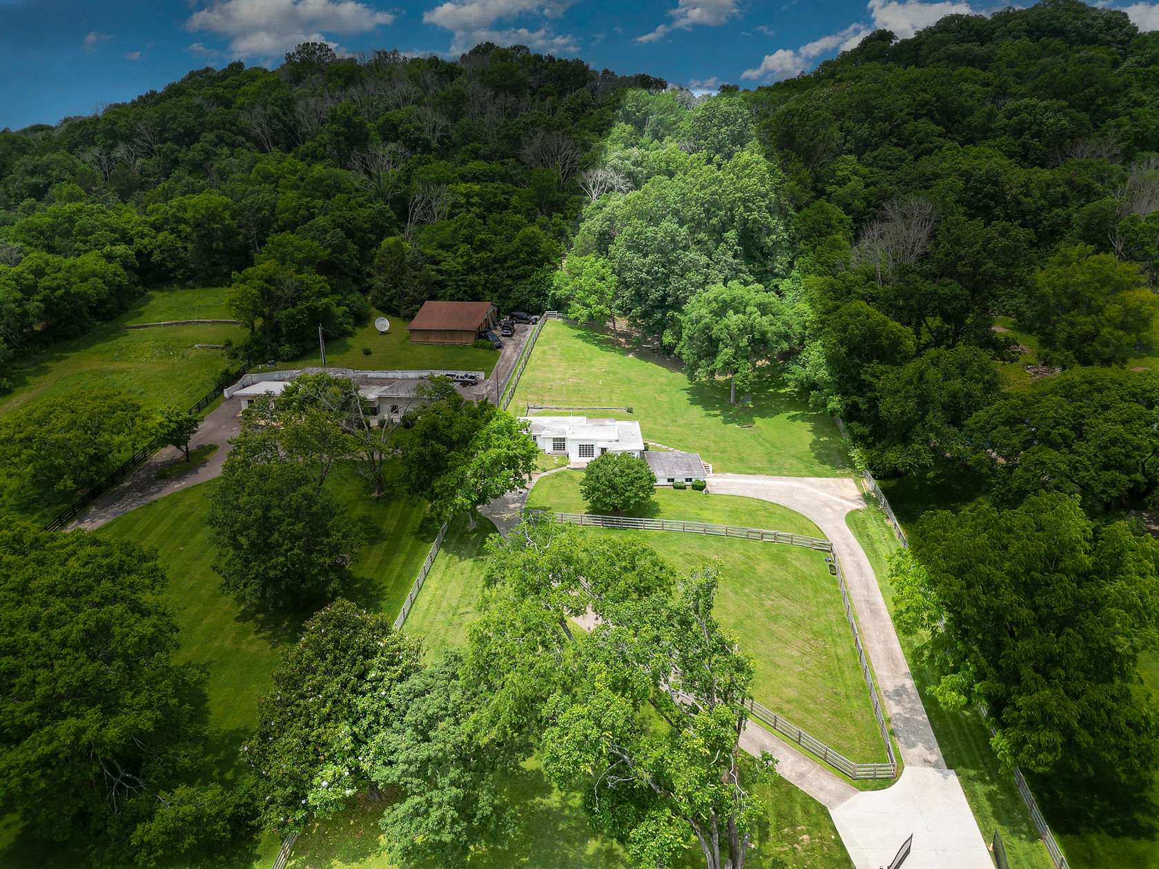 5.16 Acres of Land with Home for Sale in Franklin, Tennessee
