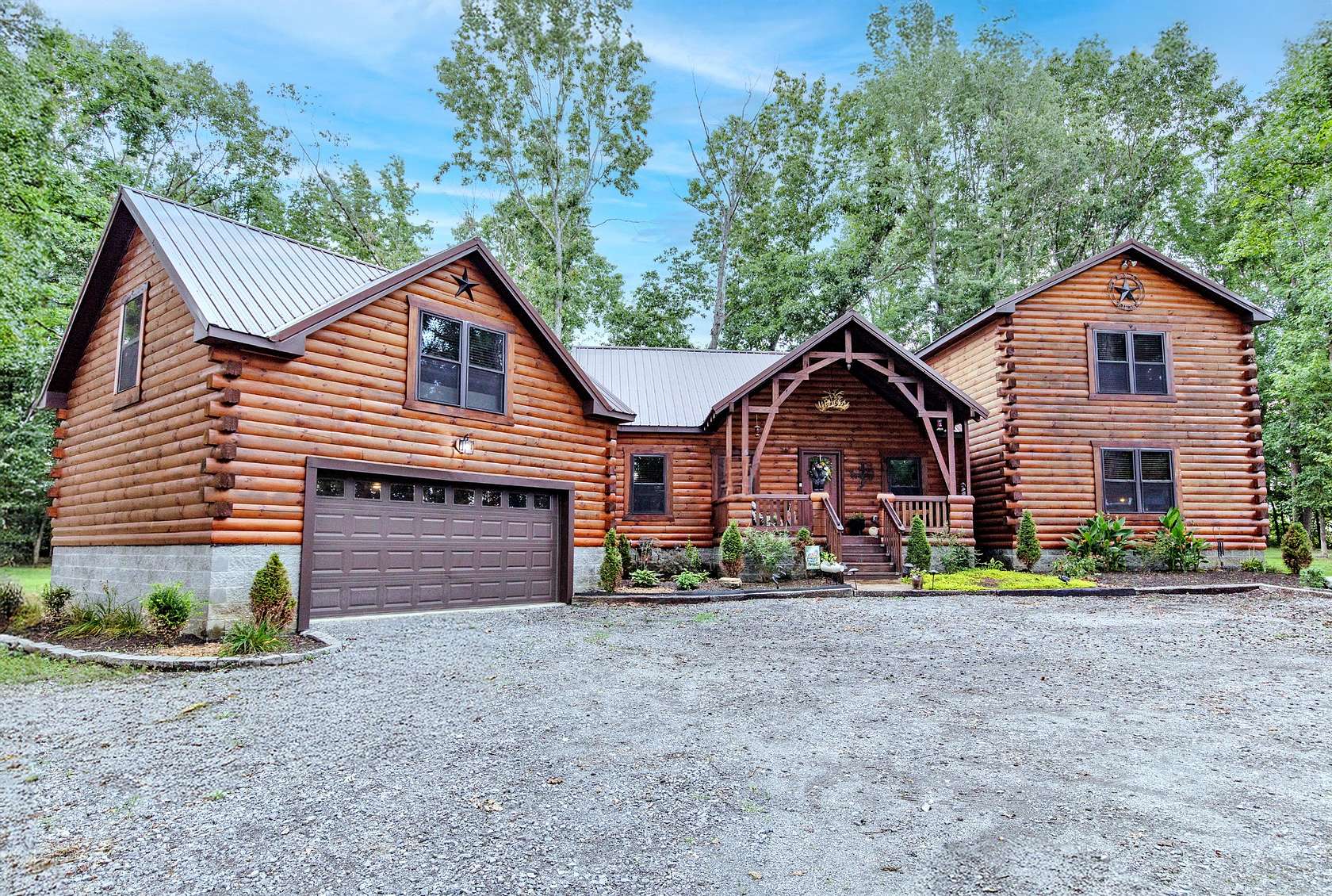 3.14 Acres of Residential Land with Home for Sale in Cottontown, Tennessee