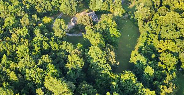 4 Acres of Residential Land with Home for Sale in Clarksville, Tennessee