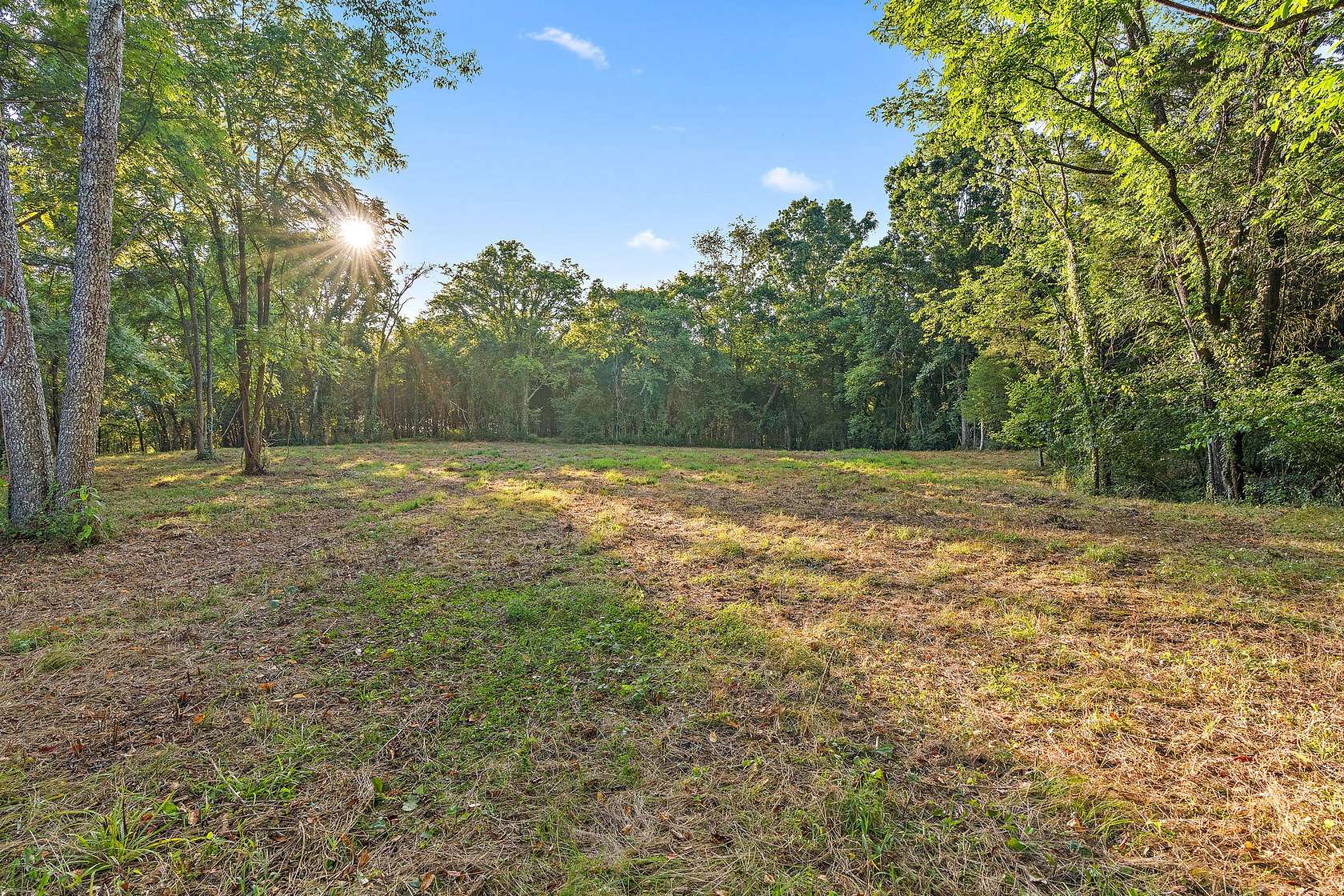 5 Acres of Residential Land for Sale in Columbia, Tennessee