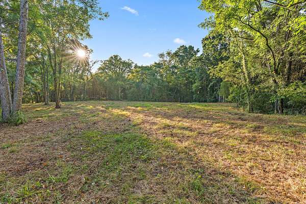 5 Acres of Residential Land for Sale in Columbia, Tennessee