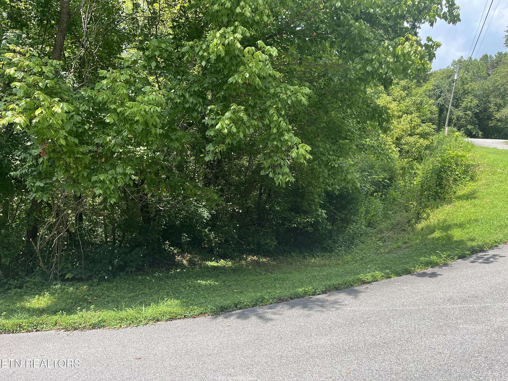 4 Acres of Land for Sale in Sevierville, Tennessee