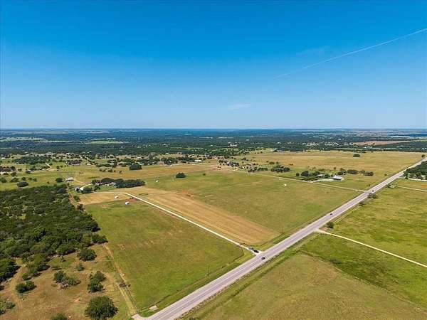 16 Acres of Land for Sale in China Spring, Texas
