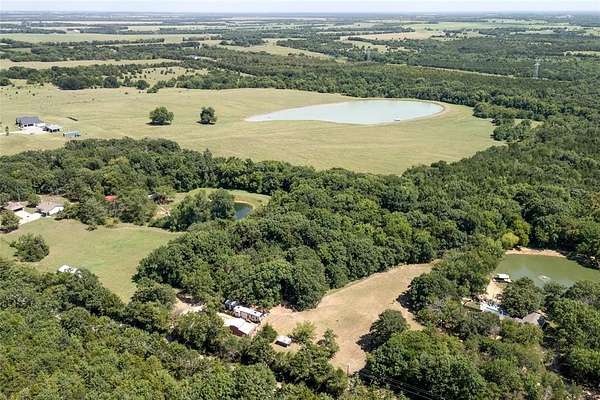 4.5 Acres of Land for Sale in Honey Grove, Texas
