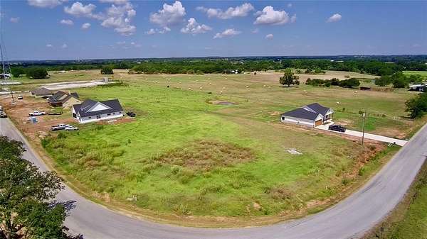 1.18 Acres of Residential Land for Sale in Paradise, Texas