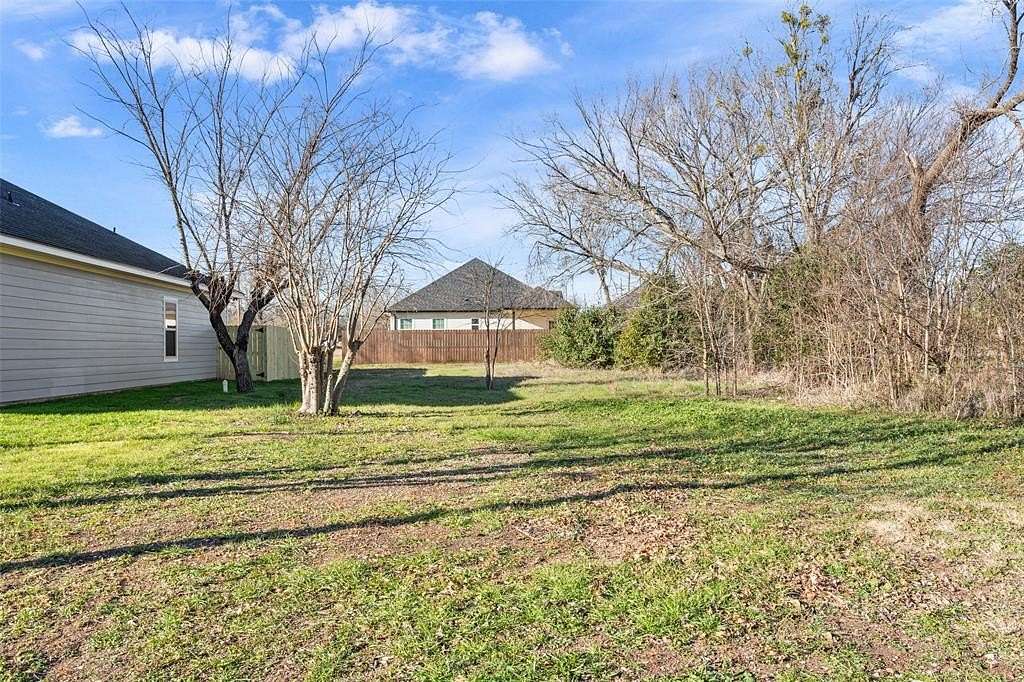 0.14 Acres of Residential Land for Sale in McGregor, Texas