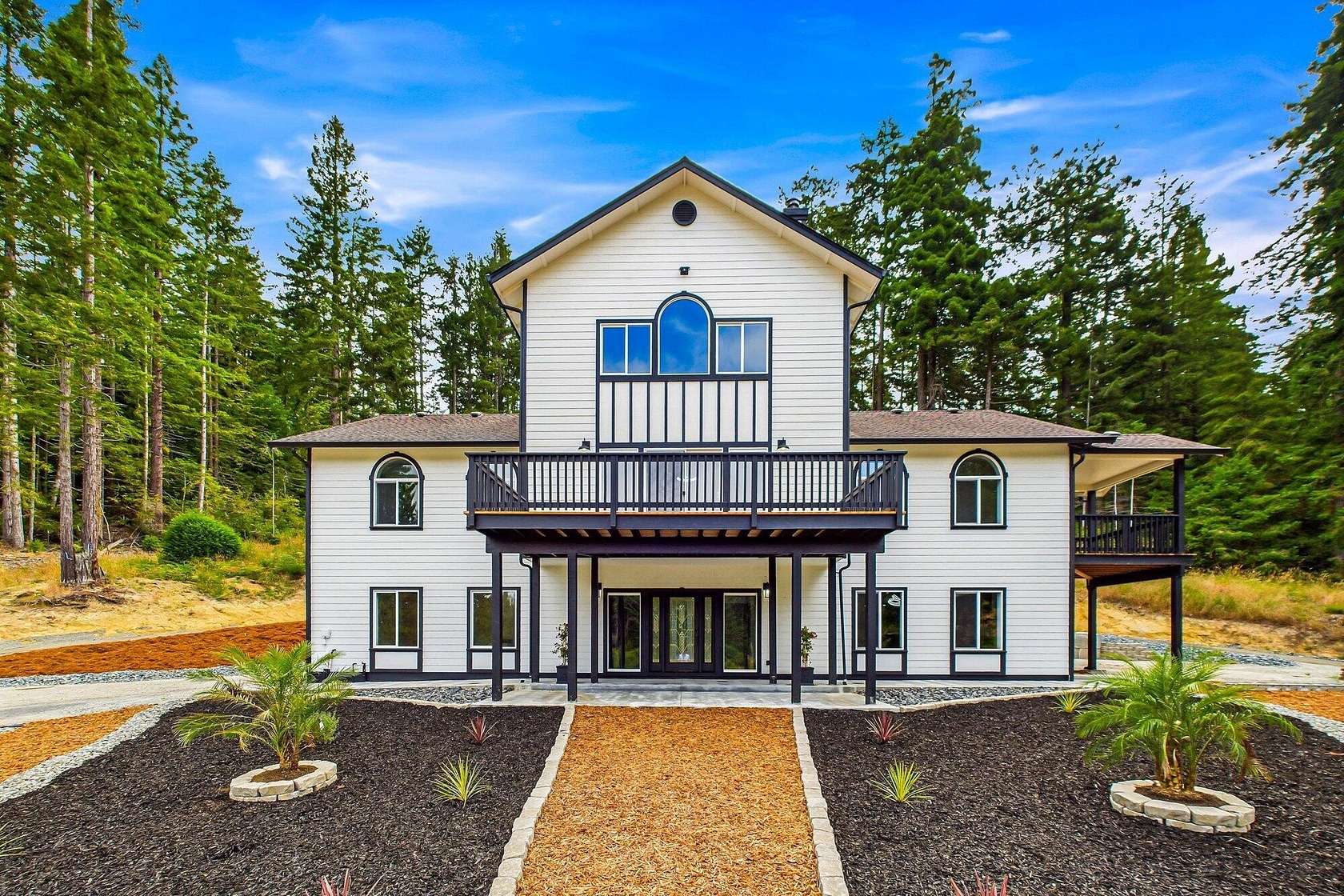 4.47 Acres of Residential Land with Home for Sale in Freshwater, California