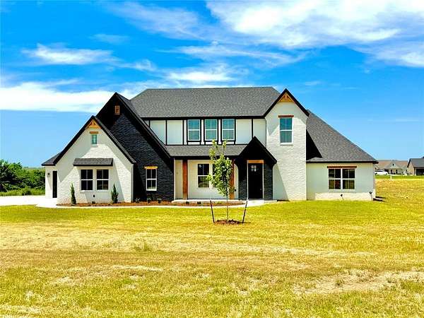 2 Acres of Land with Home for Sale in Piedmont, Oklahoma