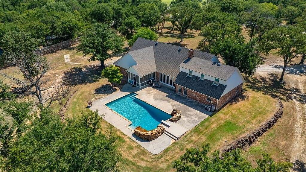 6.59 Acres of Residential Land with Home for Sale in Gainesville, Texas