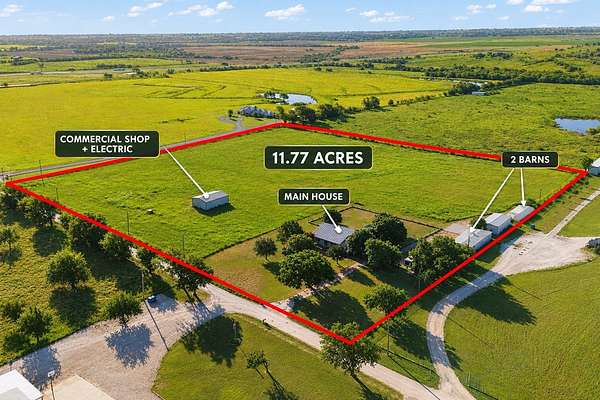11.8 Acres of Land with Home for Sale in Hillsboro, Texas