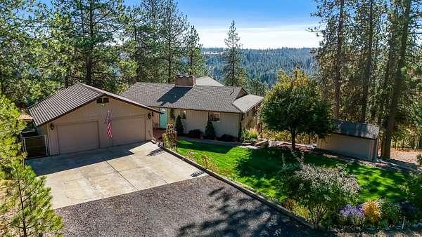3.66 Acres of Residential Land with Home for Sale in Spokane, Washington