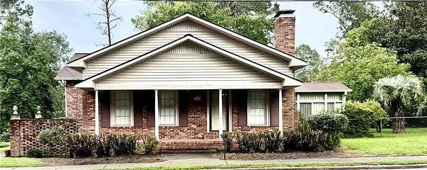 1.63 Acres of Residential Land with Home for Sale in Vidalia, Georgia