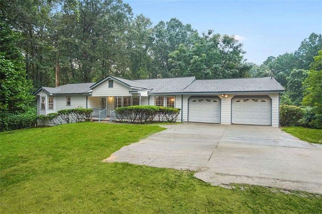 3 Acres of Residential Land with Home for Sale in Atlanta, Georgia