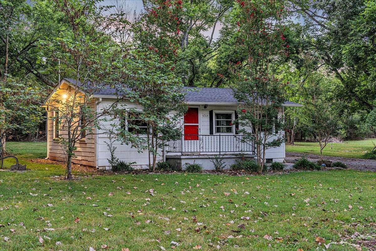 6 Acres of Residential Land with Home for Sale in Murfreesboro, Tennessee