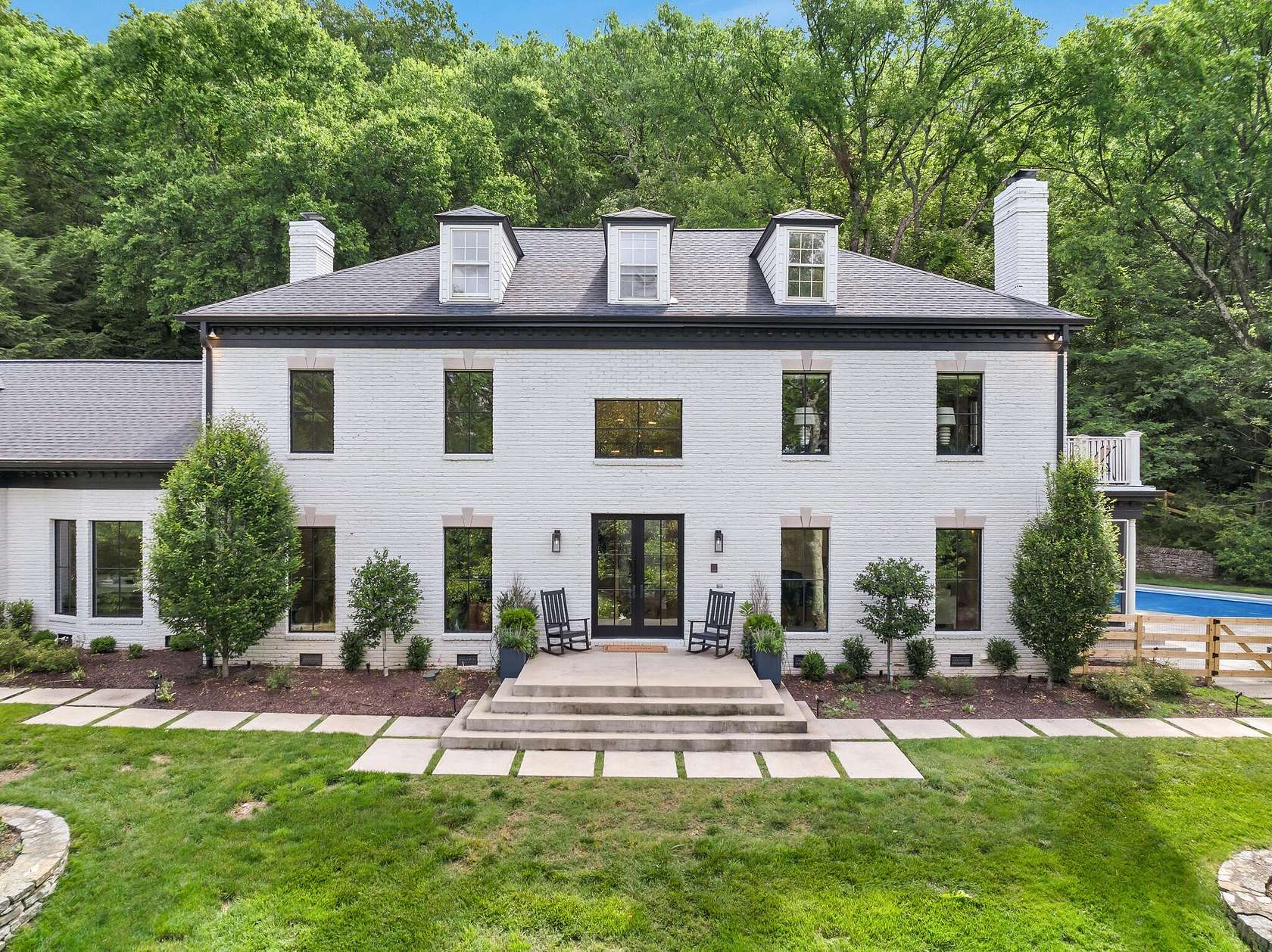 5.5 Acres of Residential Land with Home for Sale in Franklin, Tennessee