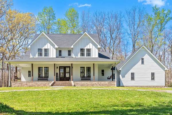 5 Acres of Residential Land with Home for Sale in Erin, Tennessee