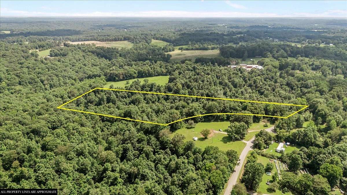 10.6 Acres of Land for Sale in Charlotte, Tennessee