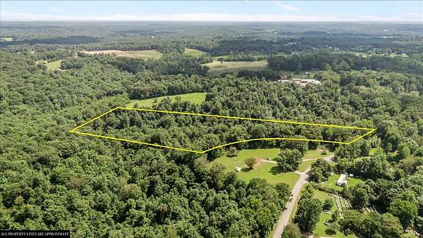 10.6 Acres of Land for Sale in Charlotte, Tennessee