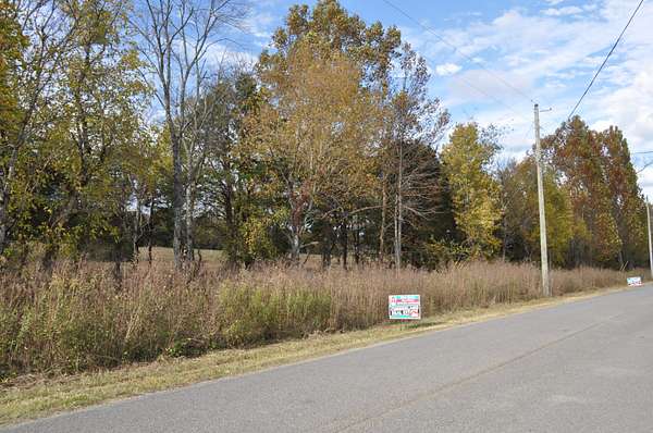 5 Acres of Residential Land for Sale in Alexandria, Tennessee