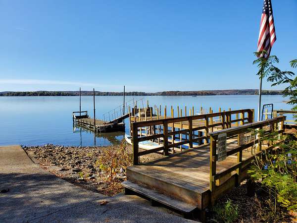 1.58 Acres of Residential Land for Sale in Waverly, Tennessee