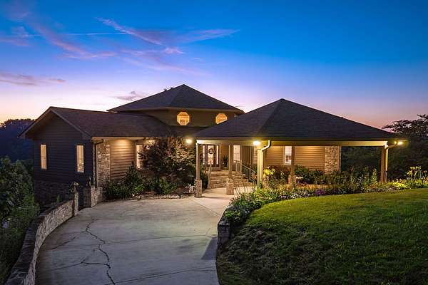 4.5 Acres of Residential Land with Home for Sale in Sparta, Tennessee