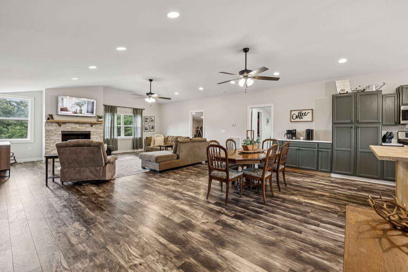 17.6 Acres of Land with Home for Sale in Elmwood, Tennessee