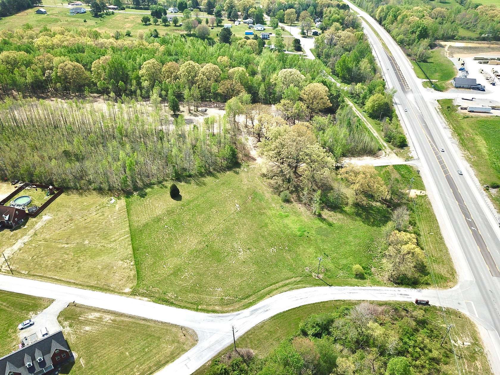 3.29 Acres of Commercial Land for Sale in Summertown, Tennessee