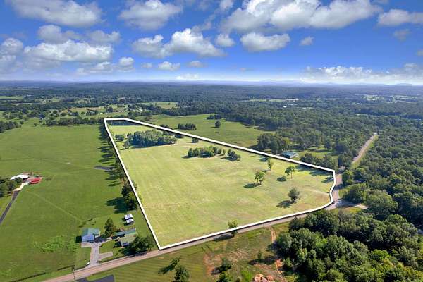 32.5 Acres of Agricultural Land for Sale in Murfreesboro, Tennessee