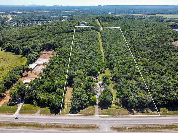 16 Acres of Improved Commercial Land for Sale in Murfreesboro, Tennessee