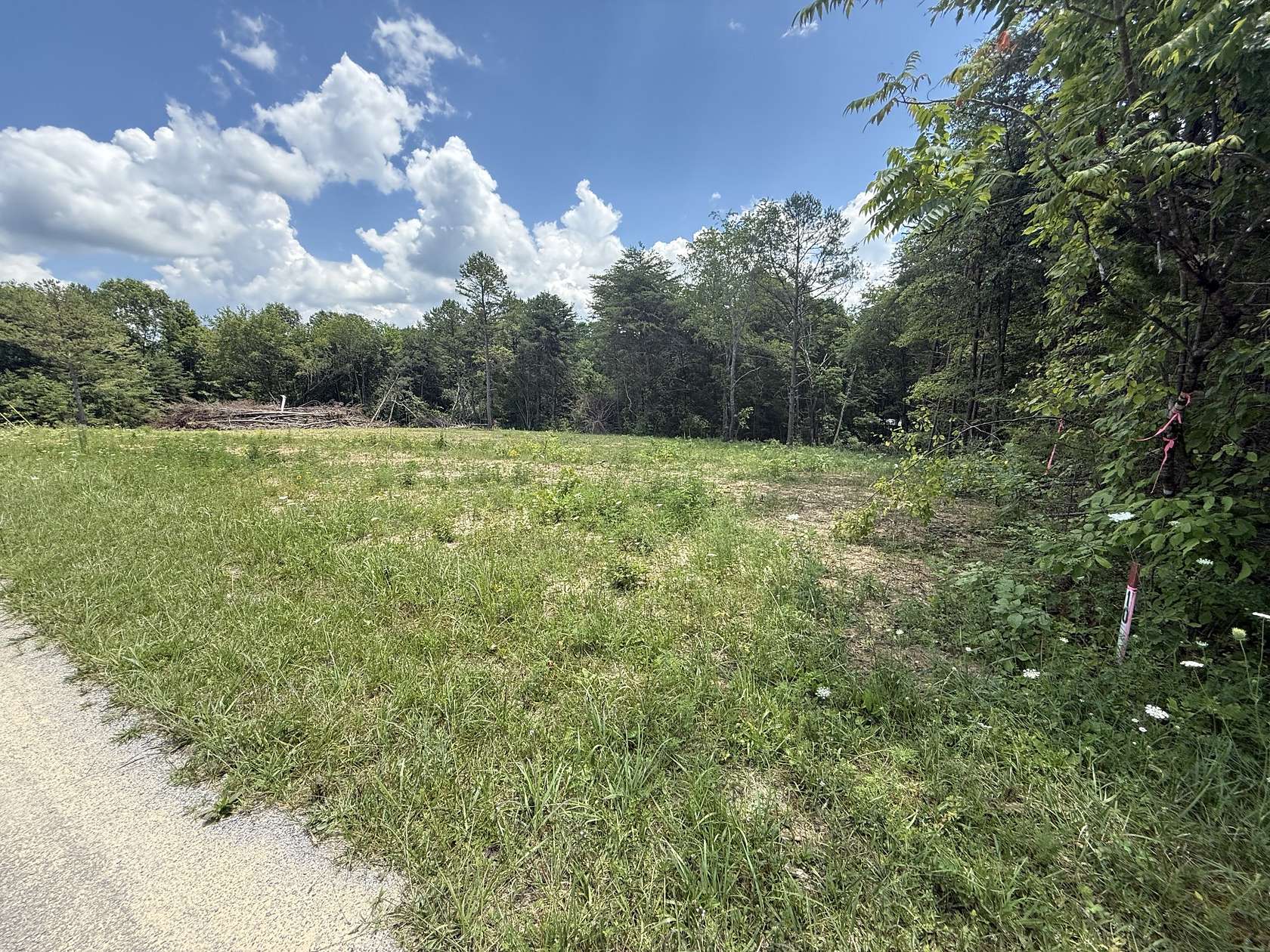4.6 Acres of Residential Land for Sale in Jamestown, Tennessee