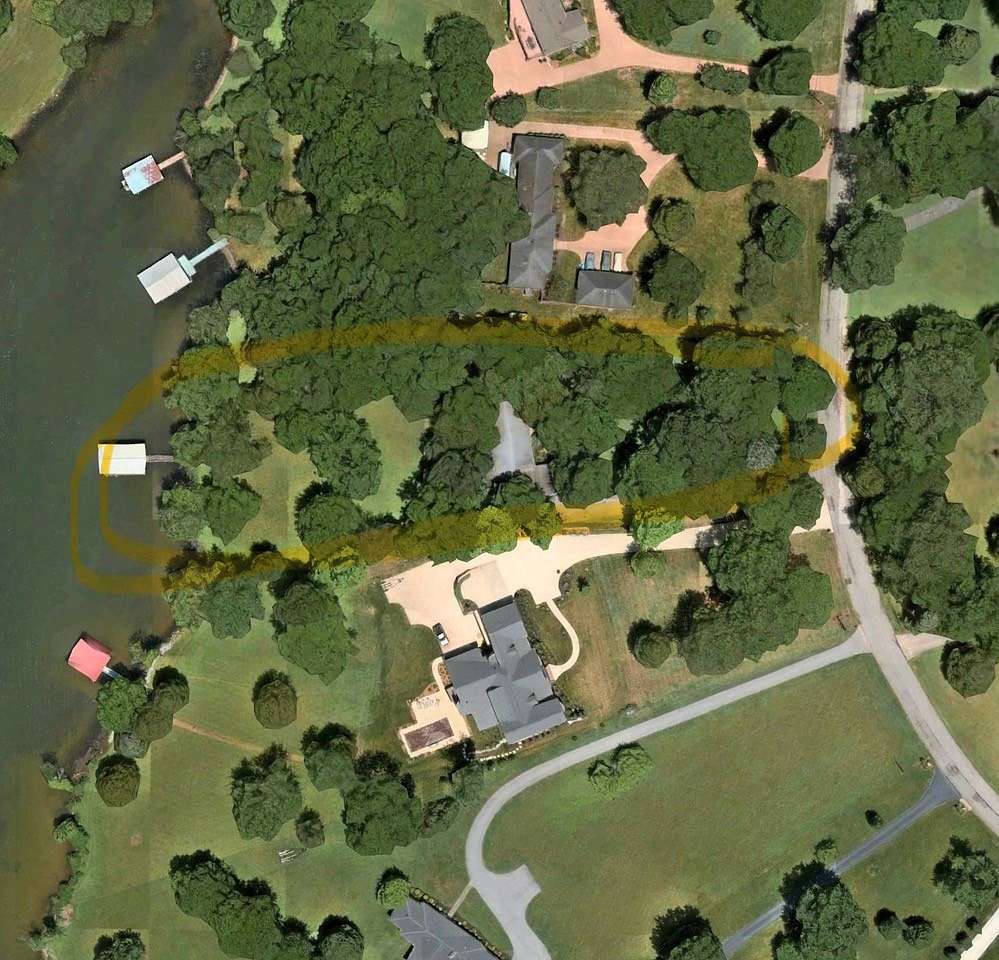 0.96 Acres of Residential Land for Sale in Hendersonville, Tennessee