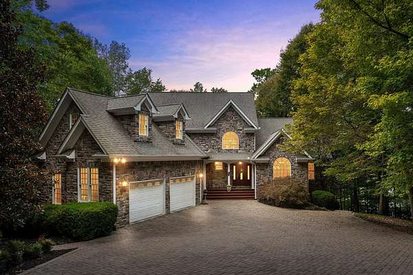 51.3 Acres of Recreational Land with Home for Sale in Charlotte, Tennessee