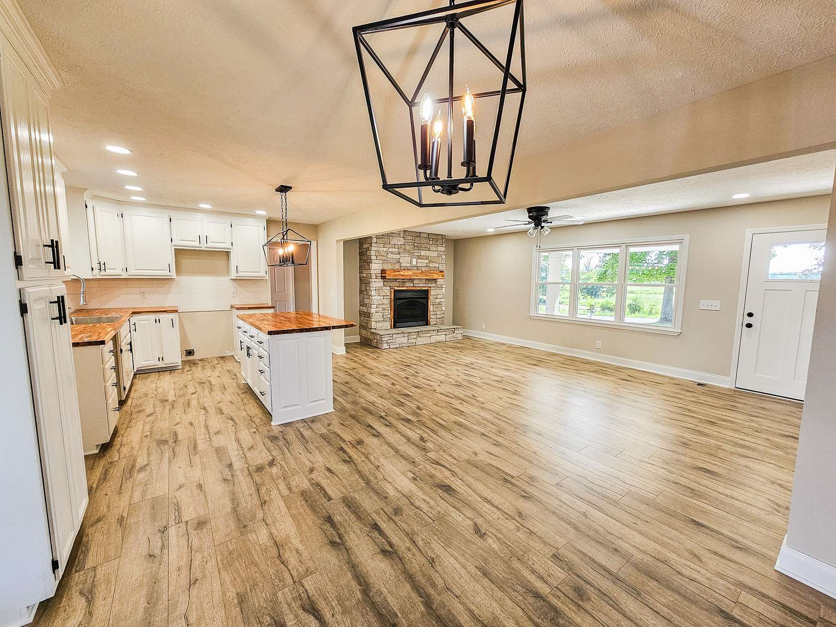 6 Acres of Residential Land with Home for Sale in Shelbyville, Tennessee