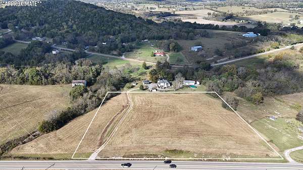 5.62 Acres of Mixed-Use Land for Sale in Hartsville, Tennessee